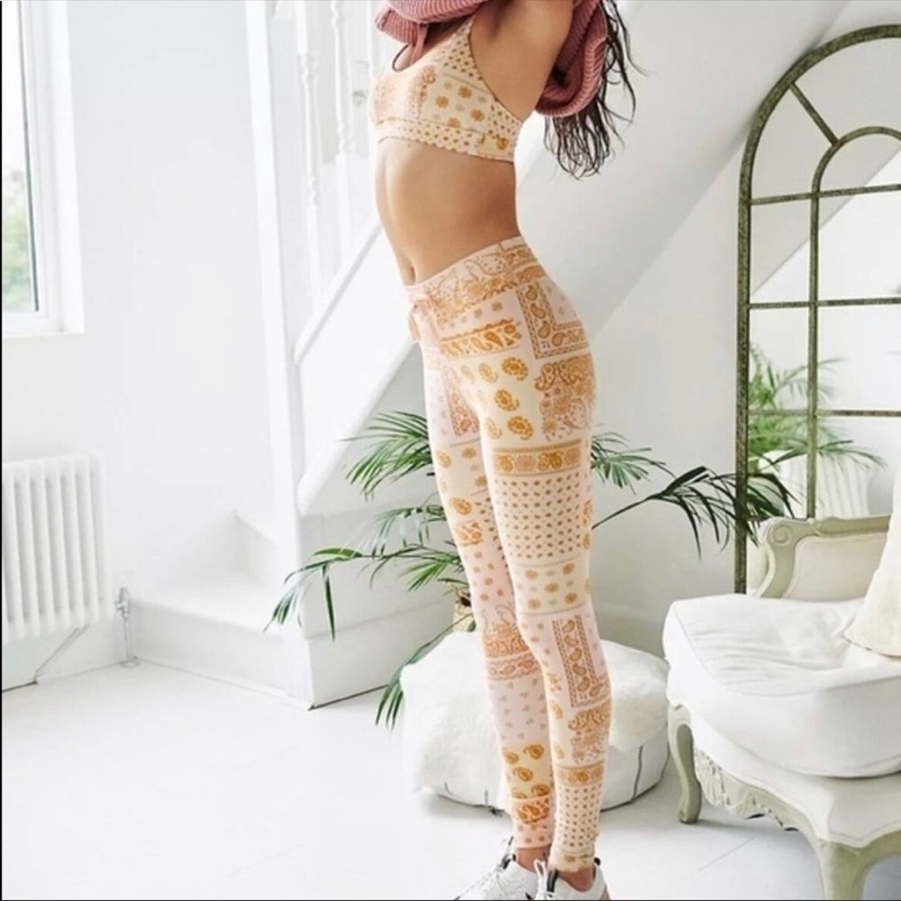 Anthropologie Carmen Bandana NWT XL Leggings
